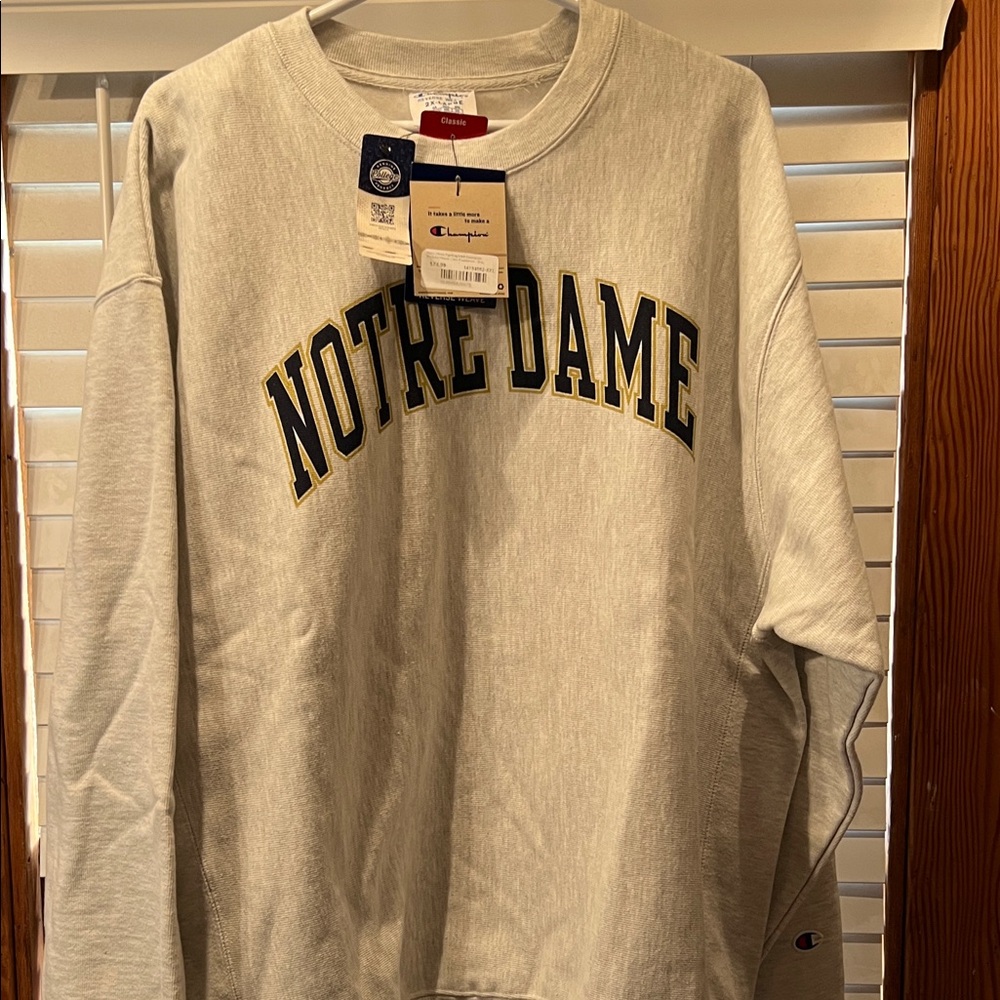 Men’s Champion Gray Notre Dame Crewneck sweatshirt size 2XL. NWT.